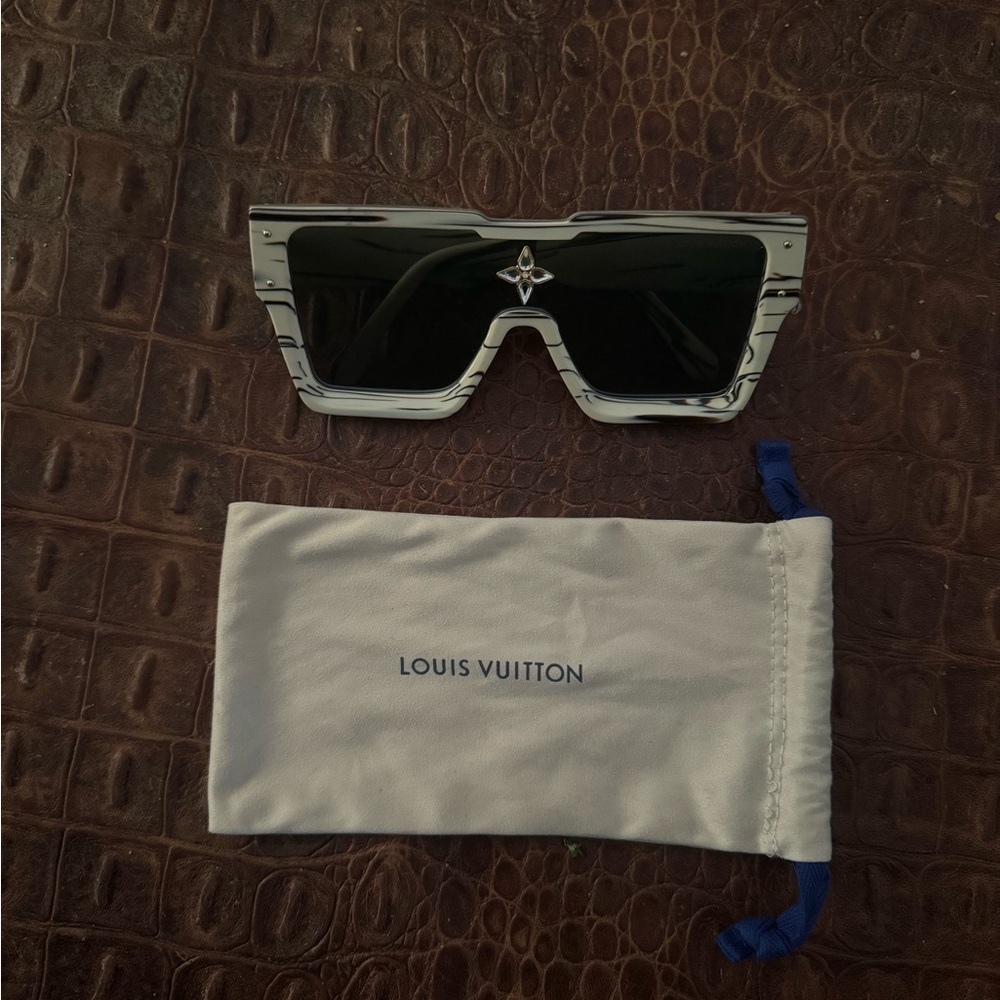 Louis Vuitton Cyclone Sunglasses - Picture 2 of 9